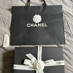 CHANEL Authentic Empty Handbag Gift BAG and Gift Box w/Ribbon and Flower